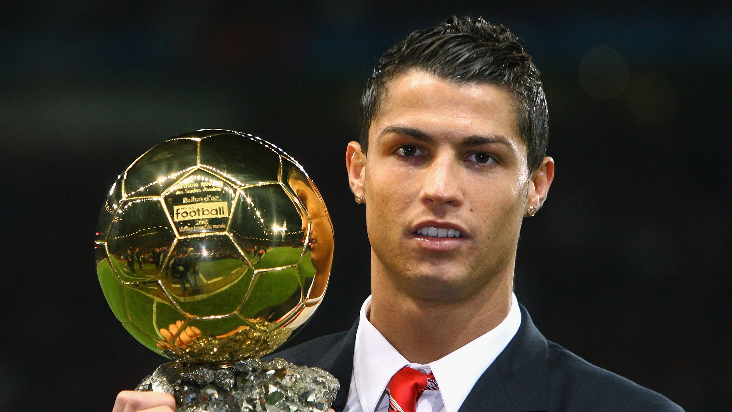 电竞赛场焦点！葡萄牙队对阵日本队，豪门翻车，赛后引发巨大争议