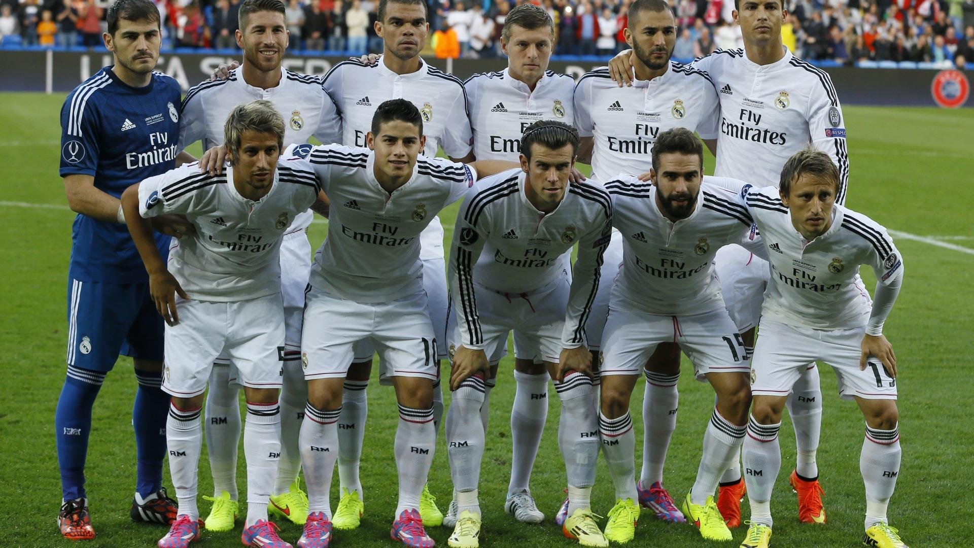 足球赛场焦点！意大利队对阵英格兰队，强强对话引爆全球球迷关注